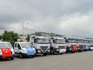 Yeni araçlar törenle hizmete girdi