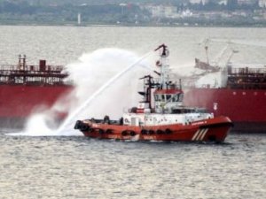 Çanakkale'de yolcu gemisiyle tanker çarpıştı!