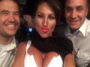 +18'lik Yıldıza Uçağı Teslim Eden Pilotlar...