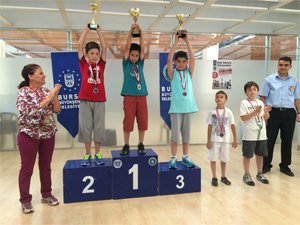 Nefes kesen satranç turnuvası