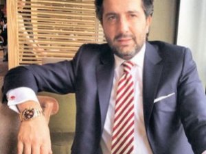 Kerem Dal kayıp saatini billboard'la arıyor!