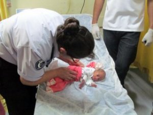 Tarlaya terk edilmiş bebek bulundu!