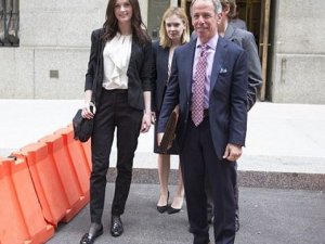 Patronu ilişkiye zorladı intikamı büyük oldu