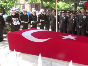 Adile Naşit’in eşi askeri törenle toprağa verildi