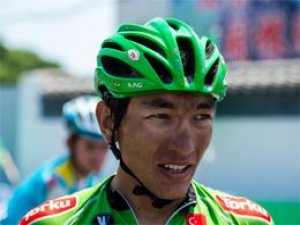 Milli sporcuya otobüs çarptı