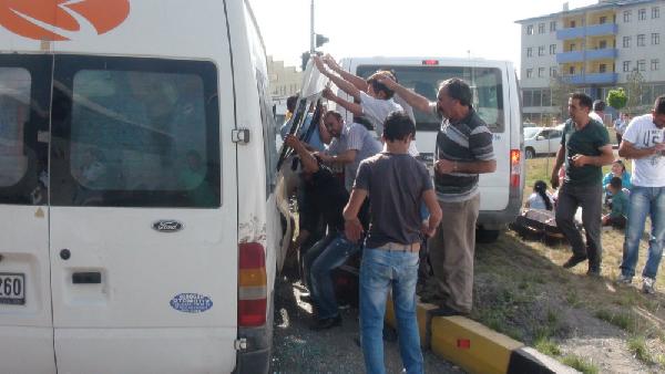 Karsta kaza 16 yaralı