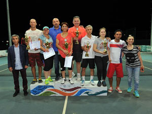 Trabzon'da çiftler teniste kimler kazandı?