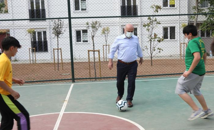 Sosyal medyadan top isteyen çocuklara belediye başkanından sürpriz