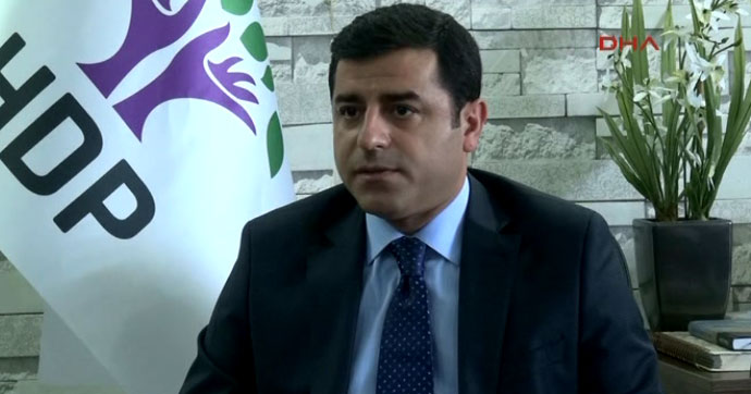 Millet pür dikkat onları izliyor, Demirtaş dalga geçiyor