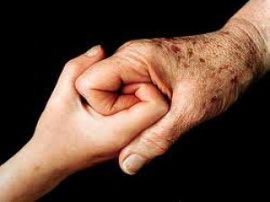 Tokat'ta dağıtılan 50 liralık yardım izdihama neden oldu