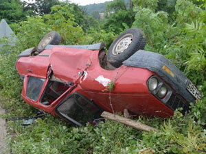 Otomobil ile kamyon çarpıştı! 1 yaralı!