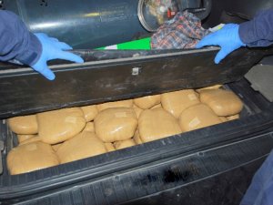 Lüks bir cipin bagajında ele geçirildi!