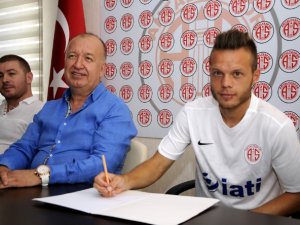 Antalyaspor'dan bir imza daha