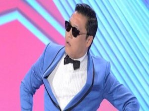 Ünlü şarkıcı PYS trafik kazası geçirdi