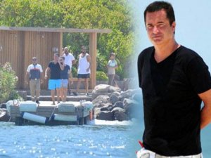 Acun tatil yapacağı yere helikopterle indi