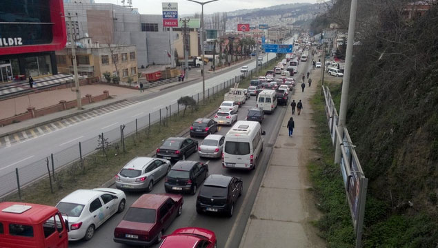 Trabzon trafiği Arap saçına döndü