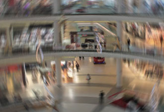 AVM’de bomba paniği