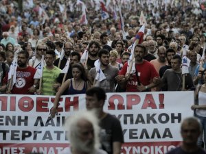 Yunanistan'da sular yine durulmuyor