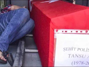 Şehit polisin eşini yürekleri dağladı!