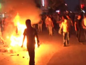 İstanbul'da mahalle savaş alanına döndü