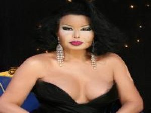 Kayınvalidesi Bülent Ersoy elbiselerini sattı