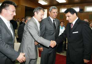 Vali'den bayramlaşma sitemi