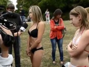 Avrupa'nın göbeğinde bikini dayağı!