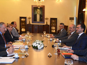 Koalisyon görüşmeleri sürüyor