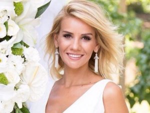 Esra Erol'un yeni imajı - Sarışın oldu