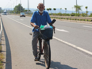 Asker toronu için İzmir'den Orduya pedal çevirdi