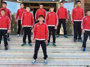 Yıldızlar mindere çıkıyor