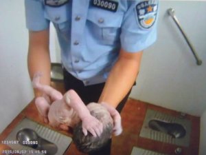 Umumi tuvalette yeni doğmuş bebek bulundu!