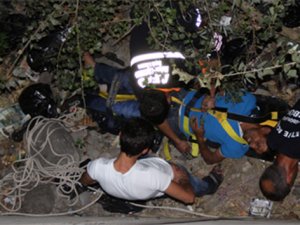 Alkolün etkisiyle 5 metre yükseklikten düştü