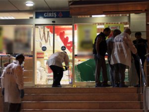 İki markete el yapımı patlayıcı madde atıldı