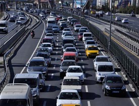 Yoğun saatte trafiğe çıkana ceza geliyor!