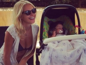 Ece Erken'in keyfi yerinde geldi