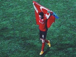 Türk bayrağı tartışması can aldı