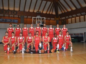 12 dev adam sahne alıyor