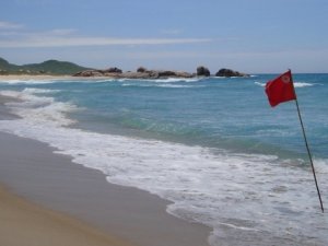 Kızının göz göre göre boğulmasını istedi