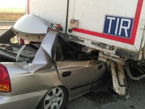 Kan donduran kaza: 2 ölü, 1 yaralı