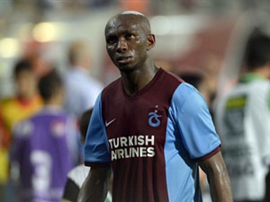 M'bia çabuk alıştı!