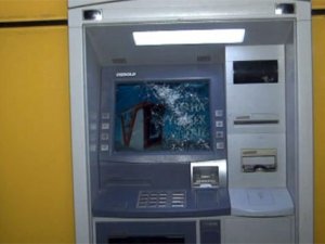 Şalvarlı eylemciler İzmir’i karıştırdı!