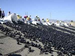 Baraja 96 milyon plastik top attılar