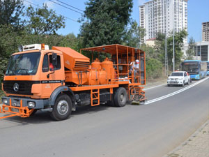 Trabzon'da yol çizgi çalışması!
