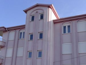 Hırsızlar  üç daireyi birden soydu