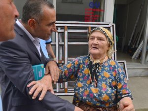 Yalnız yaşayan yaşlı kadının evi çöp eve döndü