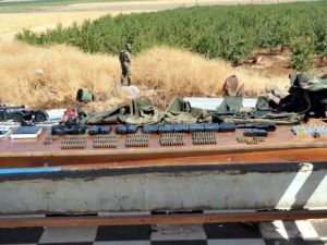 Teröristin evinden cephanelik çıktı