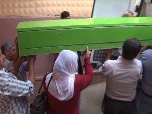 Teröristin cenazesini HDP’li yöneticiler aldı