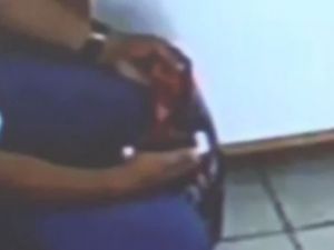 Telefon hırsızı kameraya takıldı!