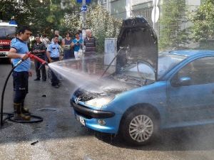 Başkent’te Seyir Halindeki Otomobil Elektrik Yangınıyla Kullanılamaz Oldu